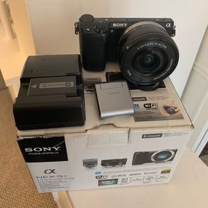 ***SOLD*****Sony nex 5t (a5000)